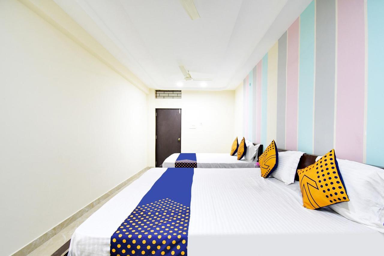 Spot On 67472 Anant Palace Hotel Raj Nandgaon Exterior photo