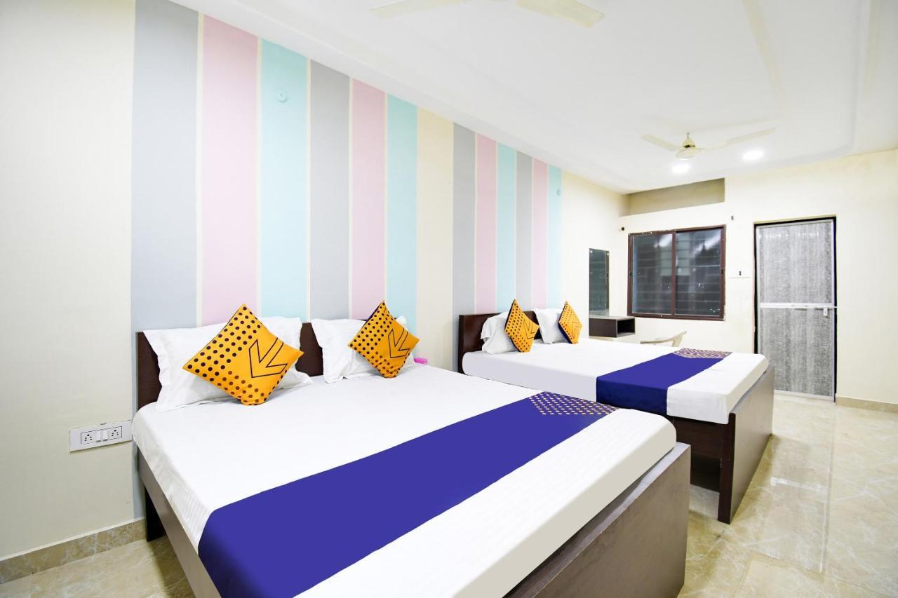 Spot On 67472 Anant Palace Hotel Raj Nandgaon Exterior photo