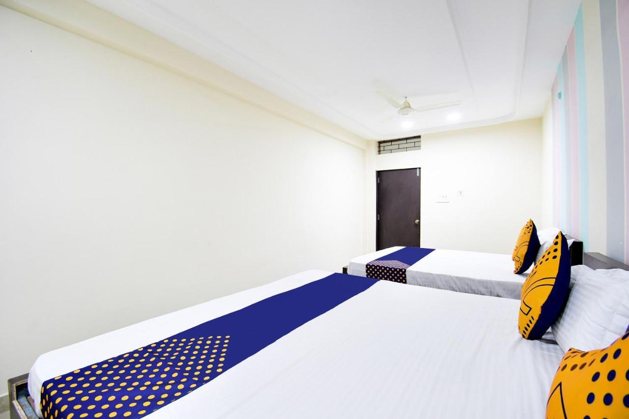 Spot On 67472 Anant Palace Hotel Raj Nandgaon Exterior photo