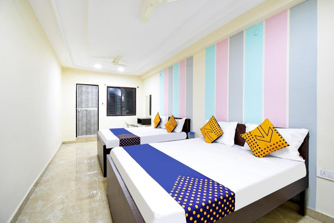 Spot On 67472 Anant Palace Hotel Raj Nandgaon Exterior photo